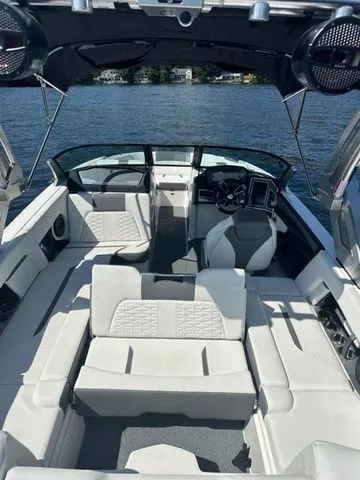 Slide: The Image of MasterCraft X22 2023 - 13