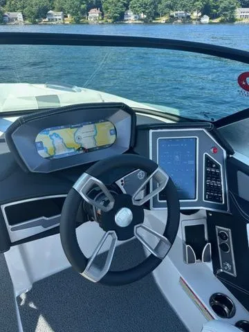 Slide: The Image of MasterCraft X22 2023 - 14