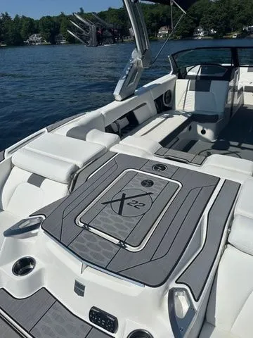 Slide: The Image of MasterCraft X22 2023 - 8