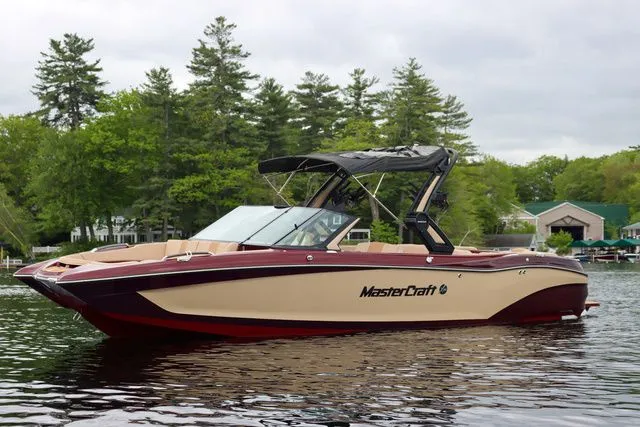 Slide: The Image of MasterCraft X26 2024 - 1