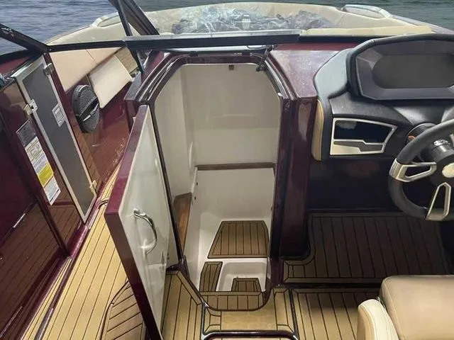 Slide: The Image of MasterCraft X26 2024 - 13