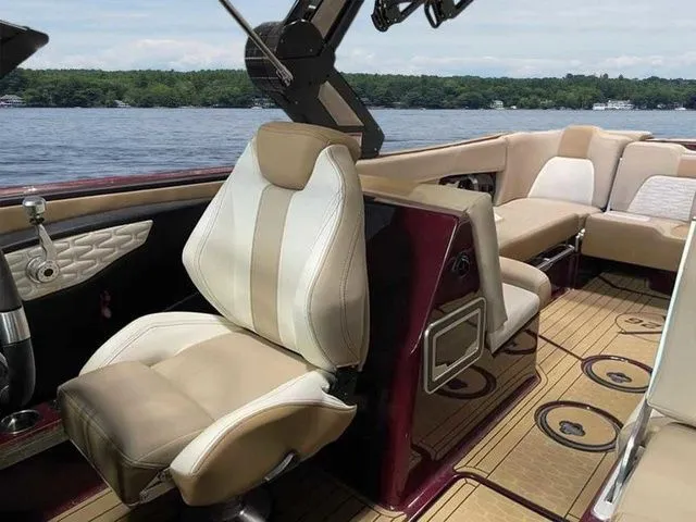 Slide: The Image of MasterCraft X26 2024 - 20