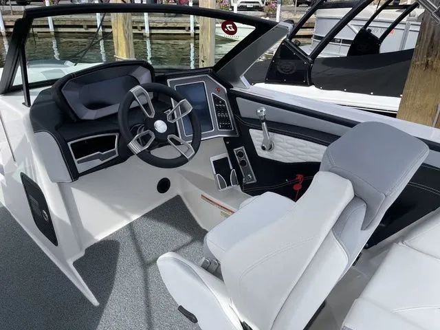 Slide: The Image of MasterCraft X24 2022 - 9