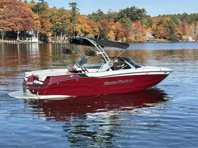 Slide: The Image of MasterCraft XT23 2023 - 1