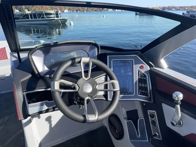 Slide: The Image of MasterCraft XT23 2023 - 10