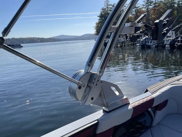 Slide: The Image of MasterCraft XT23 2023 - 16