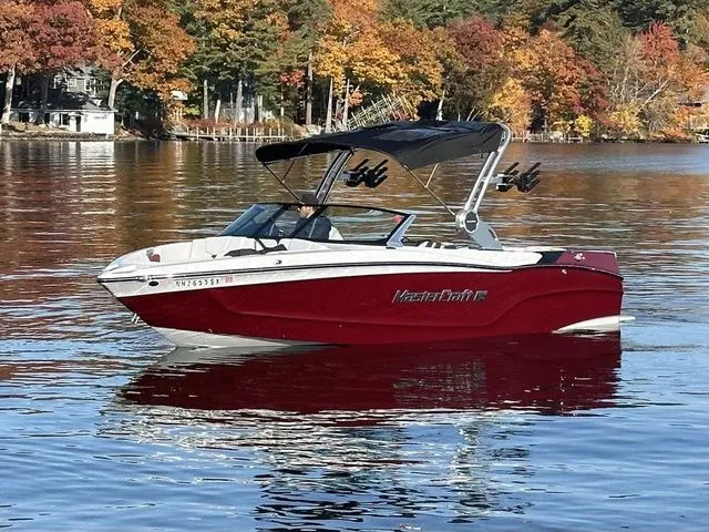 Slide: The Image of MasterCraft XT23 2023 - 6