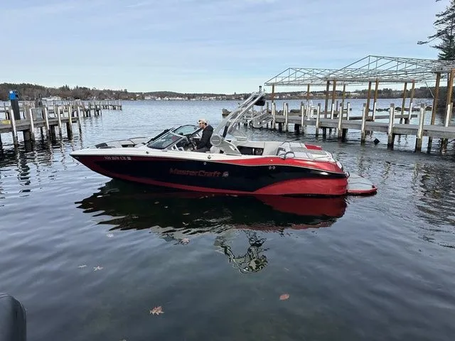 Slide: The Image of MasterCraft X22 2021 - 3