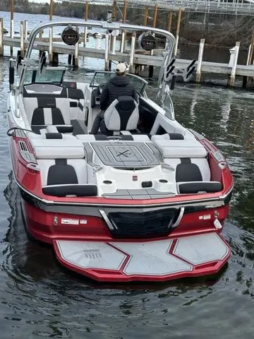 Slide: The Image of MasterCraft X22 2021 - 6