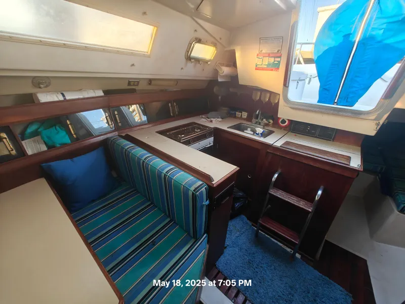 Slide: The Image of Hunter 31 1984 - 14