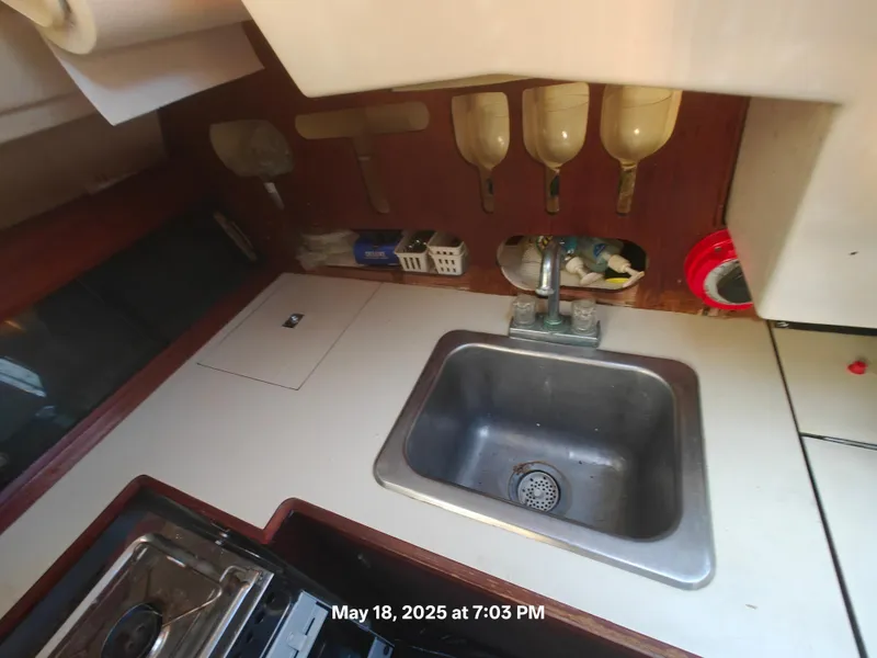 Slide: The Image of Hunter 31 1984 - 17