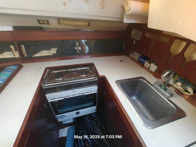 Slide: The Image of Hunter 31 1984 - 18