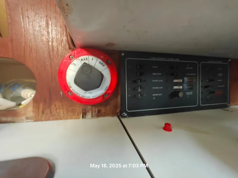 Slide: The Image of Hunter 31 1984 - 22