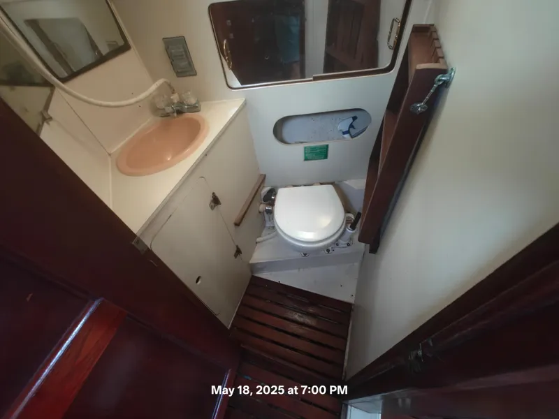 Slide: The Image of Hunter 31 1984 - 27