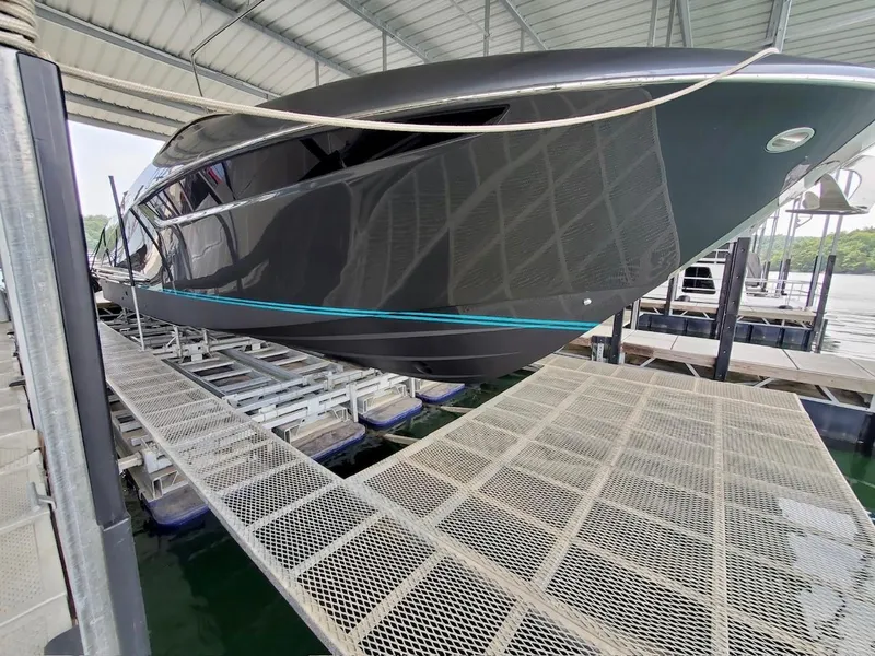 Slide: The Image of Riva 38 Dolce Vita -Lift Kept - 3