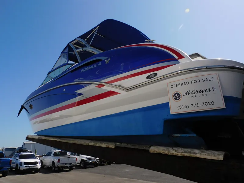 Slide: The Image of Formula Bowrider 310 2012 - 8