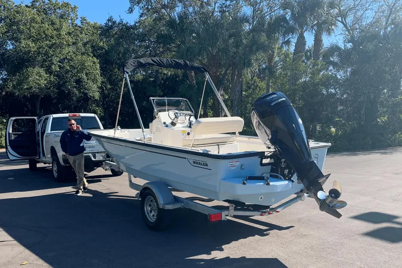 Slide: The Image of Boston Whaler 17 Montauk 2020 - 3