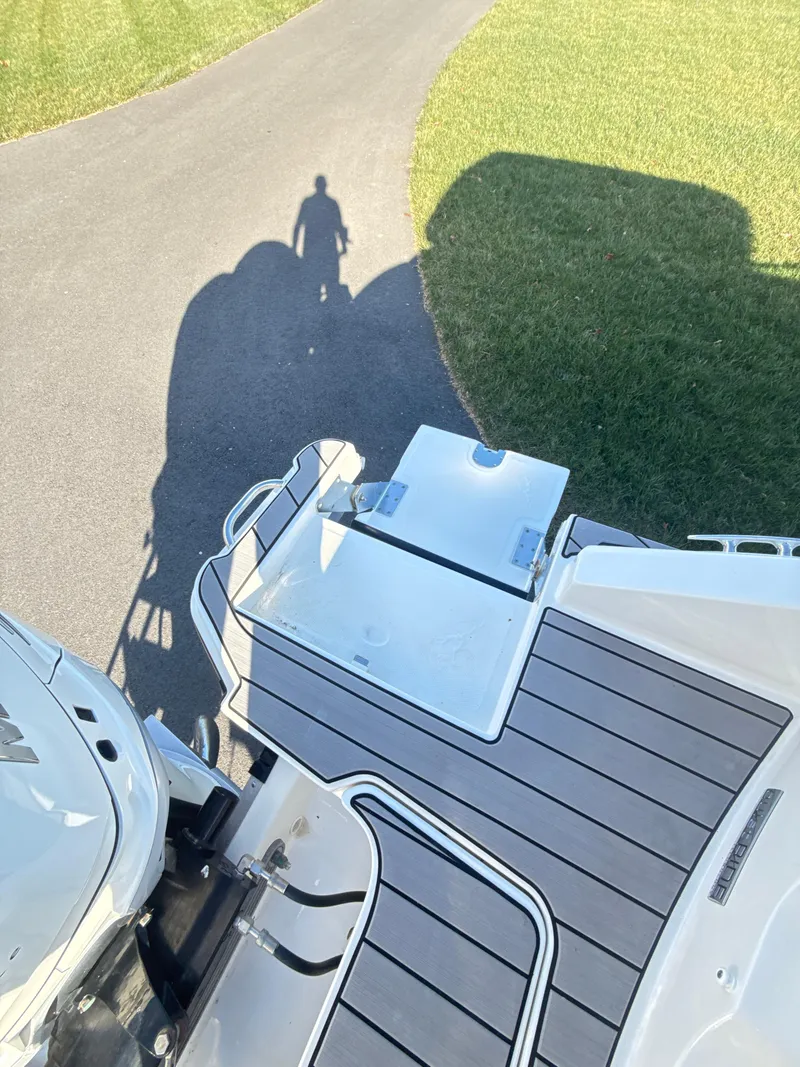 Slide: The Image of Sea Ray SLX 310 Outboard 2023 - 56