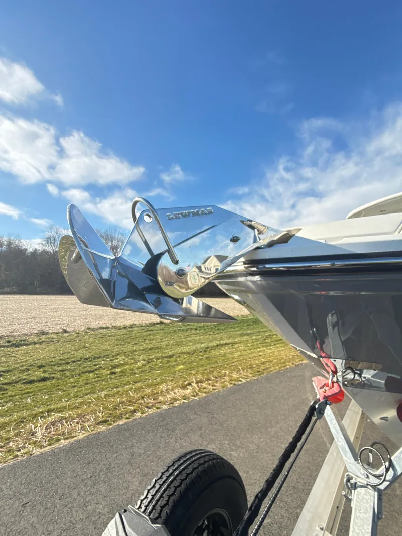 Slide: The Image of Sea Ray SLX 310 Outboard 2023 - 57