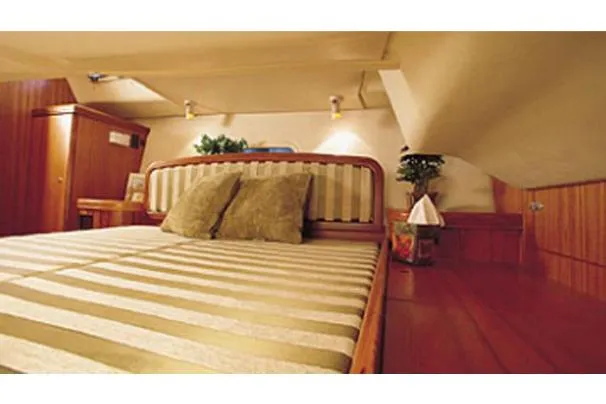 Slide: The Image of Manufacturer Provided Image: Cabin - 5