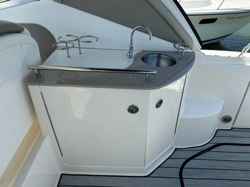 Slide: The Image of Sea Ray 290 Sundancer 2006 - 21