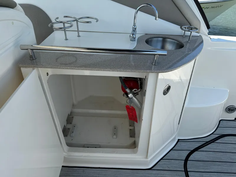 Slide: The Image of Sea Ray 290 Sundancer 2006 - 22