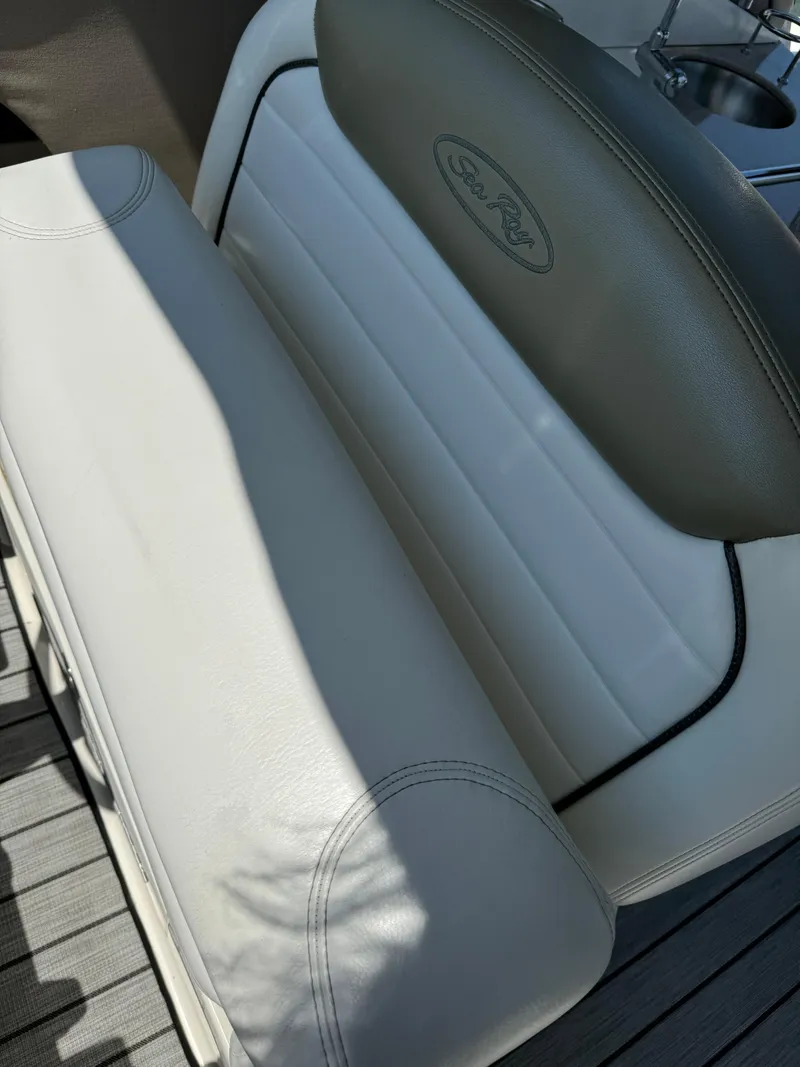 Slide: The Image of Sea Ray 290 Sundancer 2006 - 24