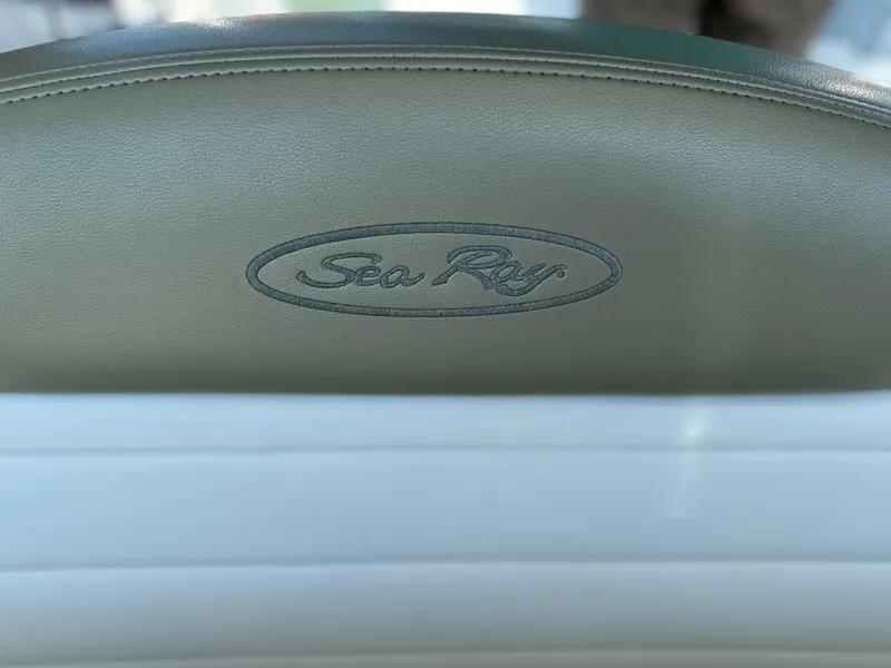 Slide: The Image of Sea Ray 290 Sundancer 2006 - 25