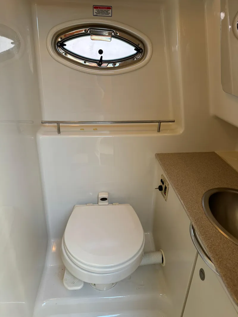 Slide: The Image of Sea Ray 290 Sundancer 2006 - 39