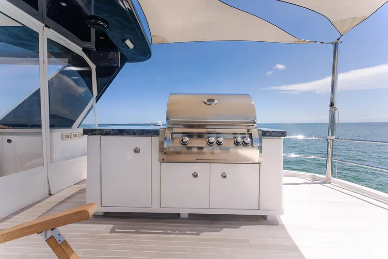 Slide: The Image of Hatteras M75 Panacera 2017 - 50