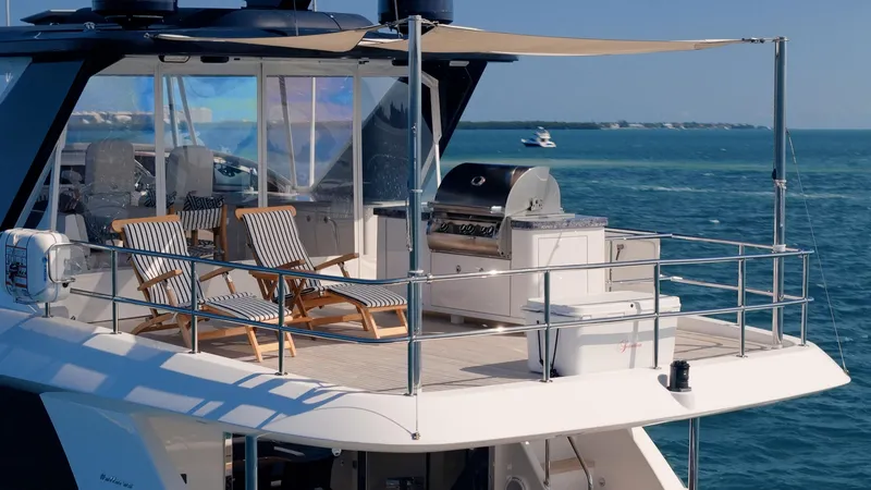 Slide: The Image of Hatteras M75 Panacera 2017 - 53