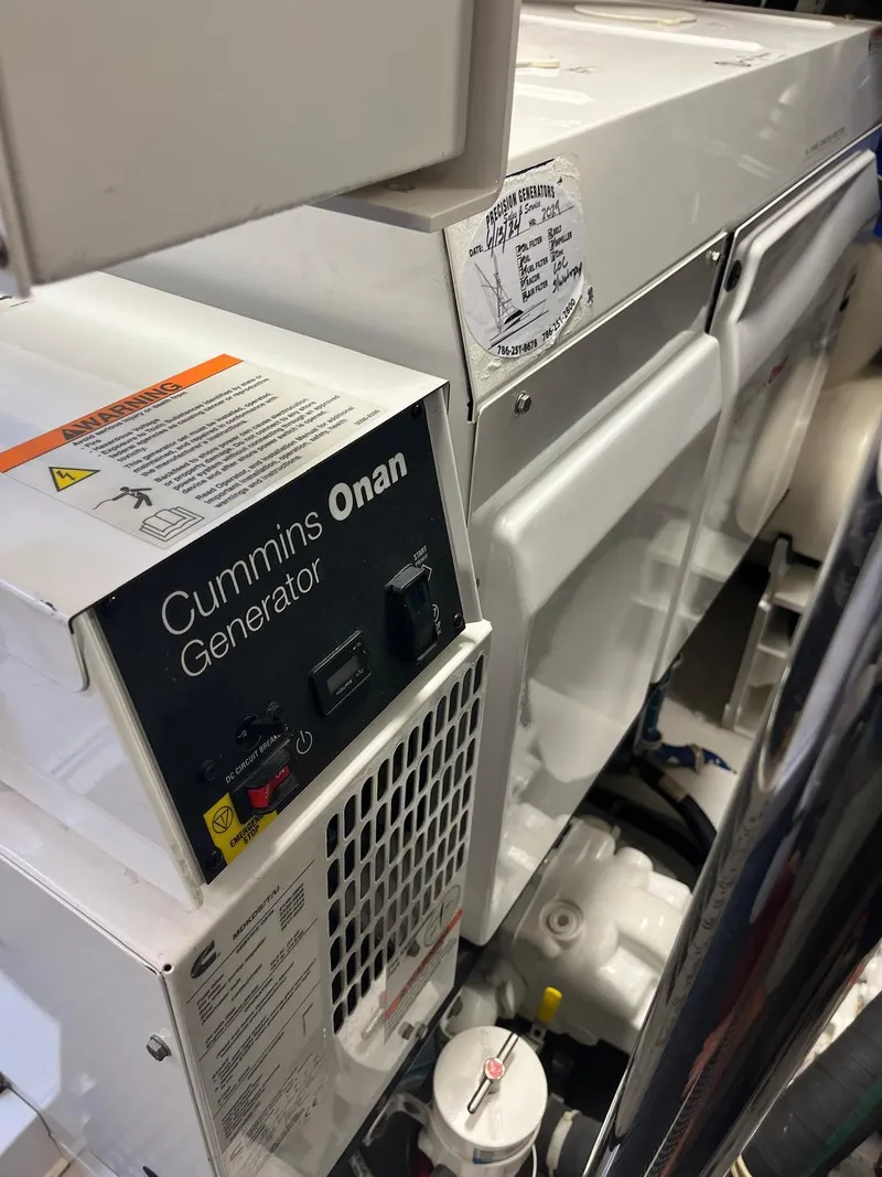 Slide: The Image of Hatteras M75 Panacera 2017 - 54