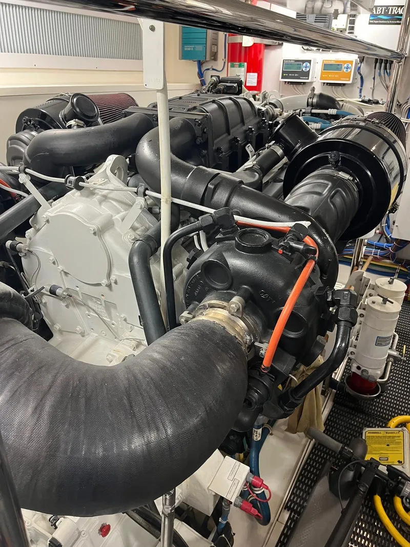 Slide: The Image of Hatteras M75 Panacera 2017 - 56