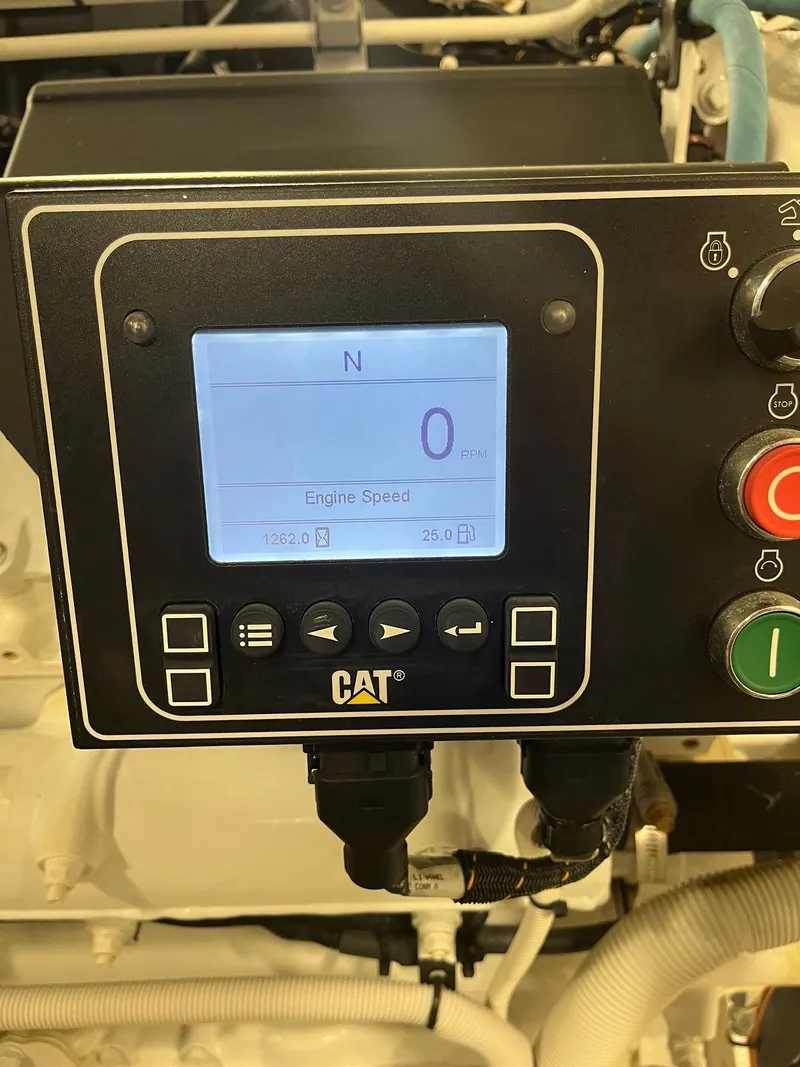 Slide: The Image of Hatteras M75 Panacera 2017 - 61