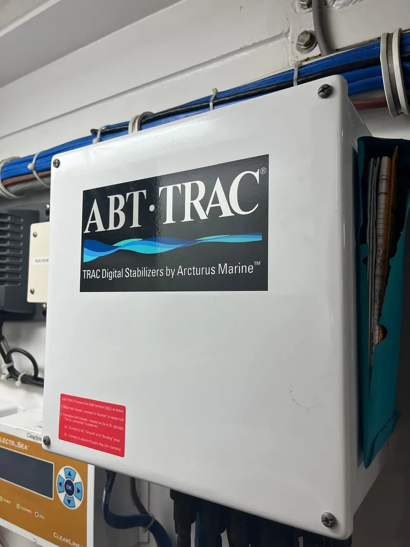 Slide: The Image of Hatteras M75 Panacera 2017 - 65