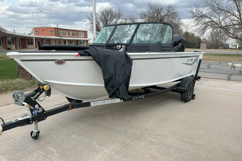 Slide: The Image of Lund 1775 Adventure Sport Fishing Boat Waconda Boats - 1