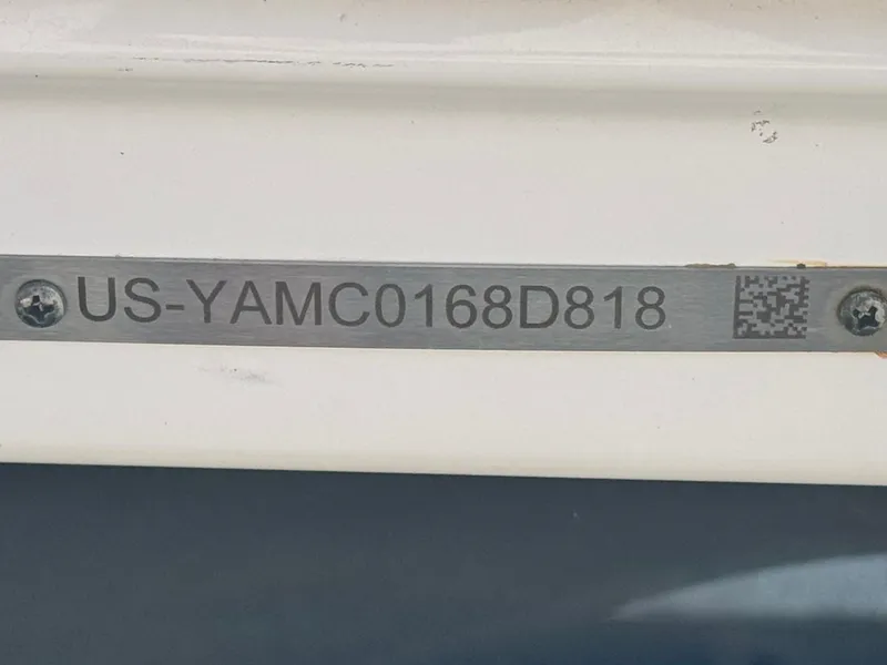 Slide: The Image of Hull identification number on 2018 Yamaha AR190 boat. - 29