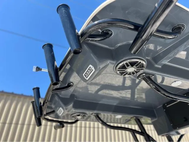 Slide: The Image of Sea Born FX22 Center Console 2024 - 10