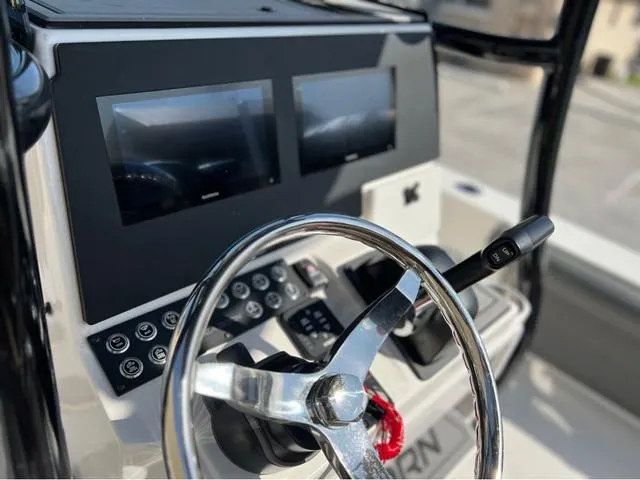 Slide: The Image of Sea Born FX22 Center Console 2024 - 11