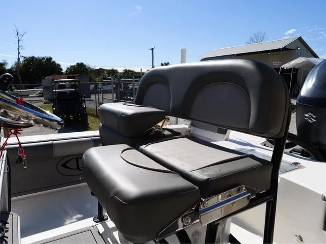 Slide: The Image of Sea Born FX22 Center Console 2024 - 23