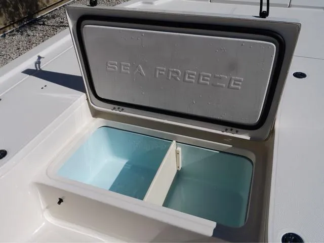 Slide: The Image of Sea Born FX22 Center Console 2024 - 30