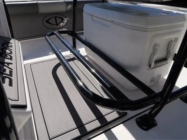 Slide: The Image of Sea Born FX22 Center Console 2024 - 32