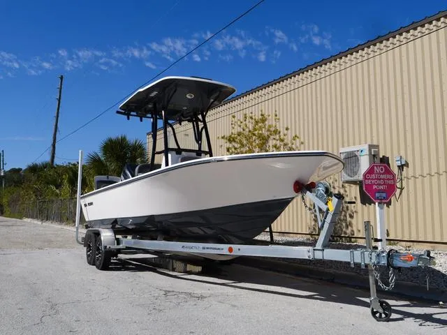 Slide: The Image of Sea Born FX22 Center Console 2024 - 35