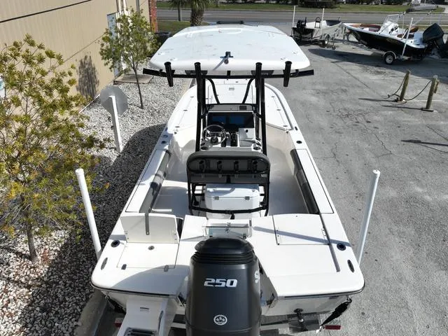 Slide: The Image of Sea Born FX22 Center Console 2024 - 38