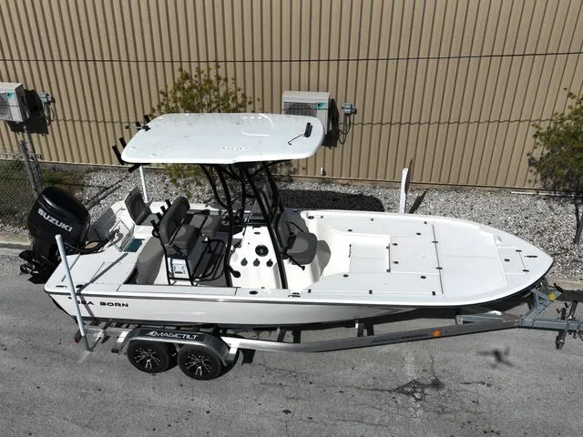 Slide: The Image of Sea Born FX22 Center Console 2024 - 41