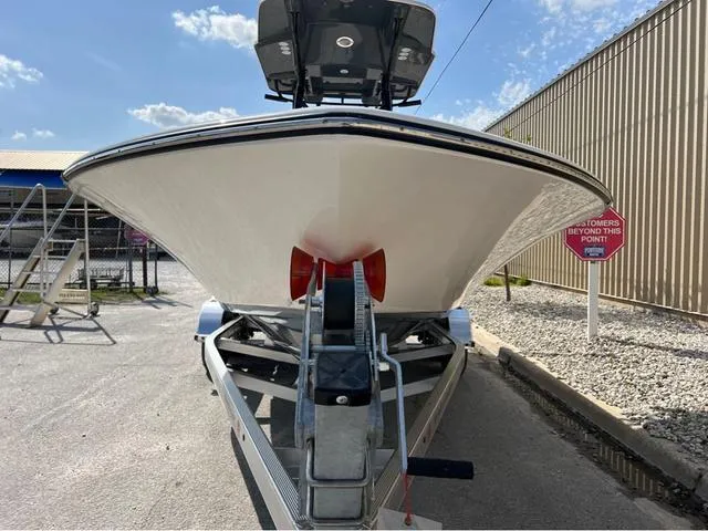 Slide: The Image of Sea Born FX22 Center Console 2024 - 6