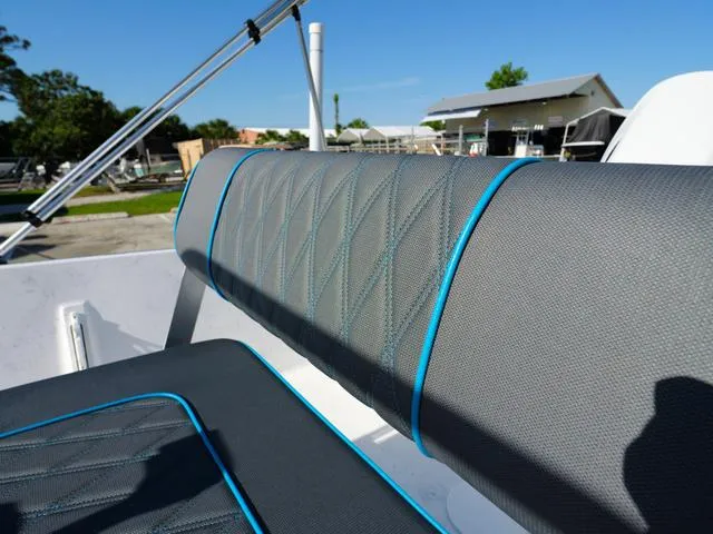 Slide: The Image of ALK 2 Powerboats 22CRS - GPS - STEREO 2025 - 11