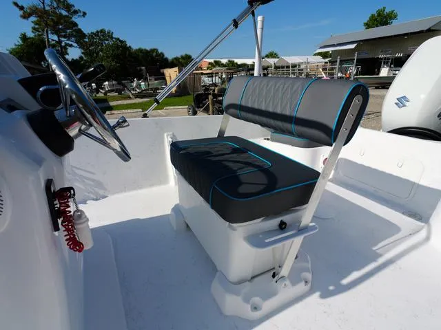 Slide: The Image of ALK 2 Powerboats 22CRS - GPS - STEREO 2025 - 19