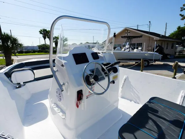 Slide: The Image of ALK 2 Powerboats 22CRS - GPS - STEREO 2025 - 20