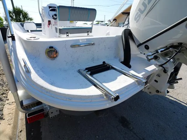 Slide: The Image of ALK 2 Powerboats 22CRS - GPS - STEREO 2025 - 21